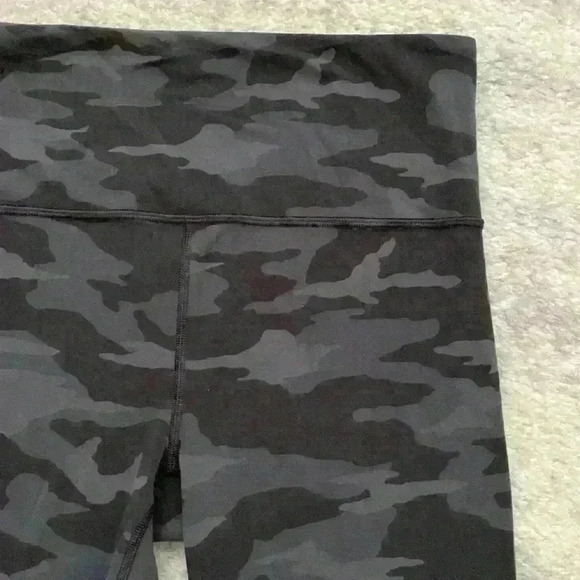 Athleta Elation Camo 7/8 Tight - Picture 3 of 6